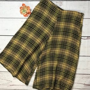 Chalet plaid goucho pants sz M